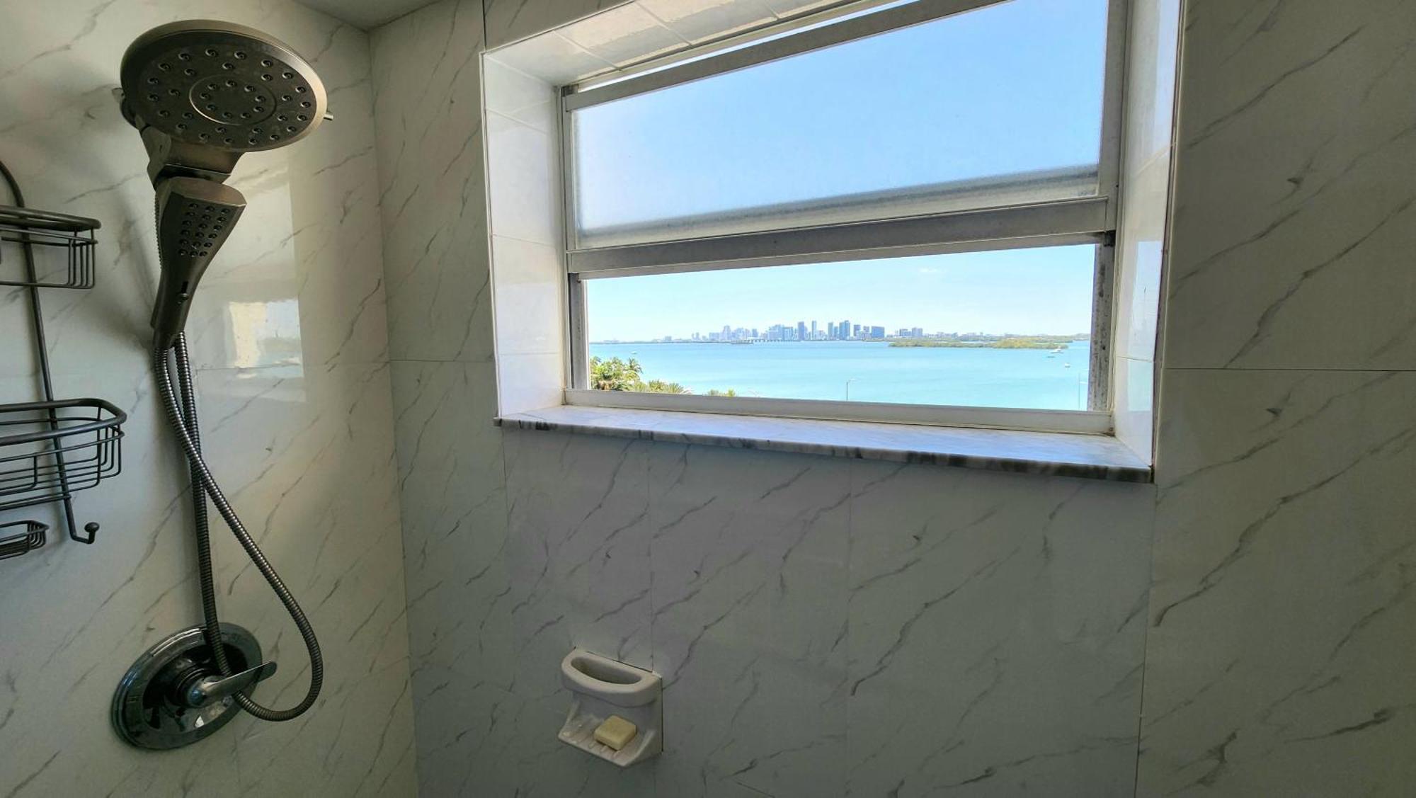 Bayfront Apartment Breathtaking Views- One Bedroom W Balcony- Living Room -Free Parking 迈阿密海滩 外观 照片