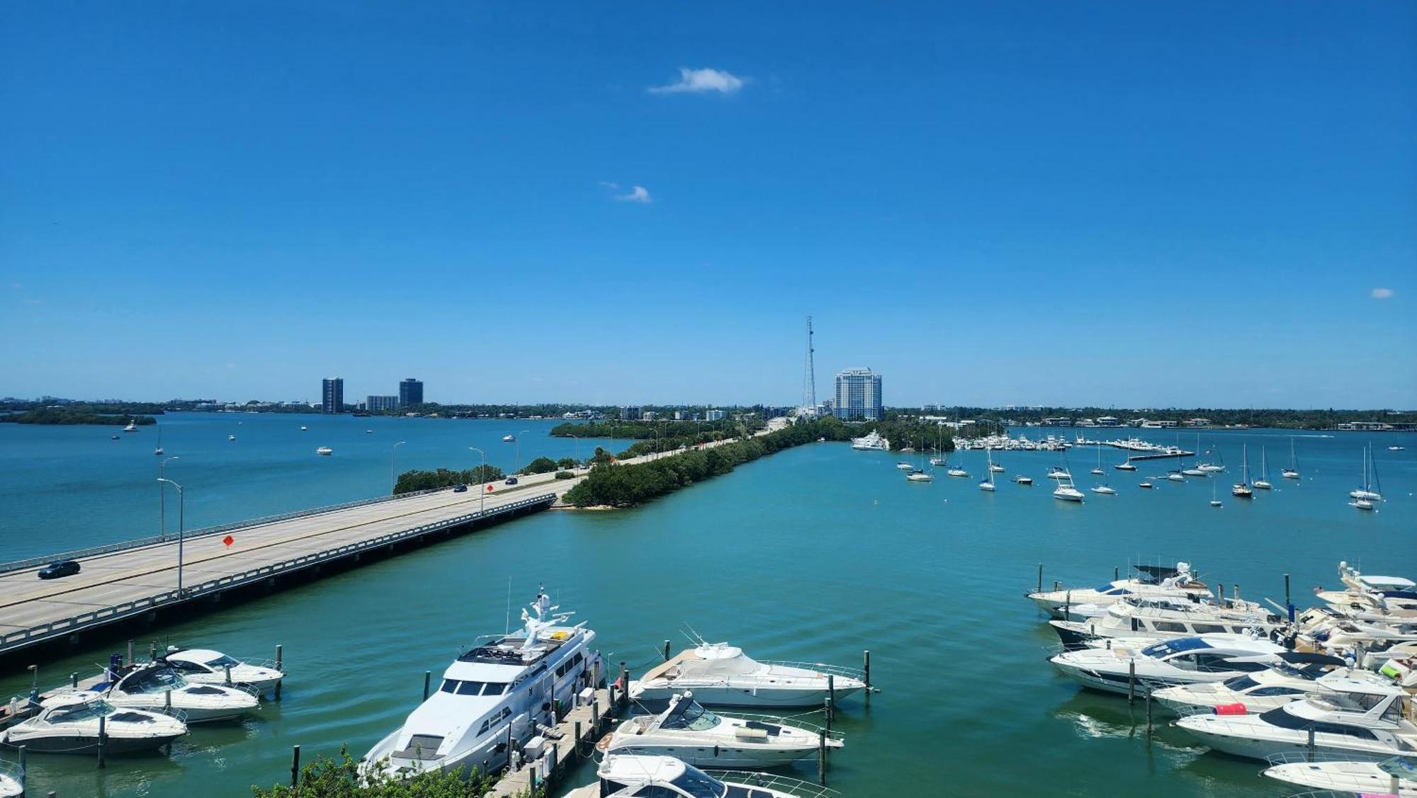 Bayfront Apartment Breathtaking Views- One Bedroom W Balcony- Living Room -Free Parking 迈阿密海滩 外观 照片