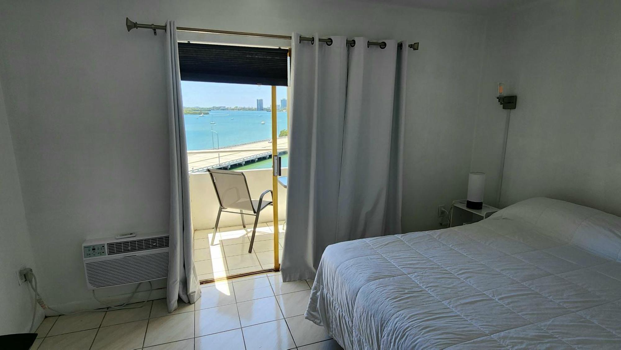 Bayfront Apartment Breathtaking Views- One Bedroom W Balcony- Living Room -Free Parking 迈阿密海滩 外观 照片
