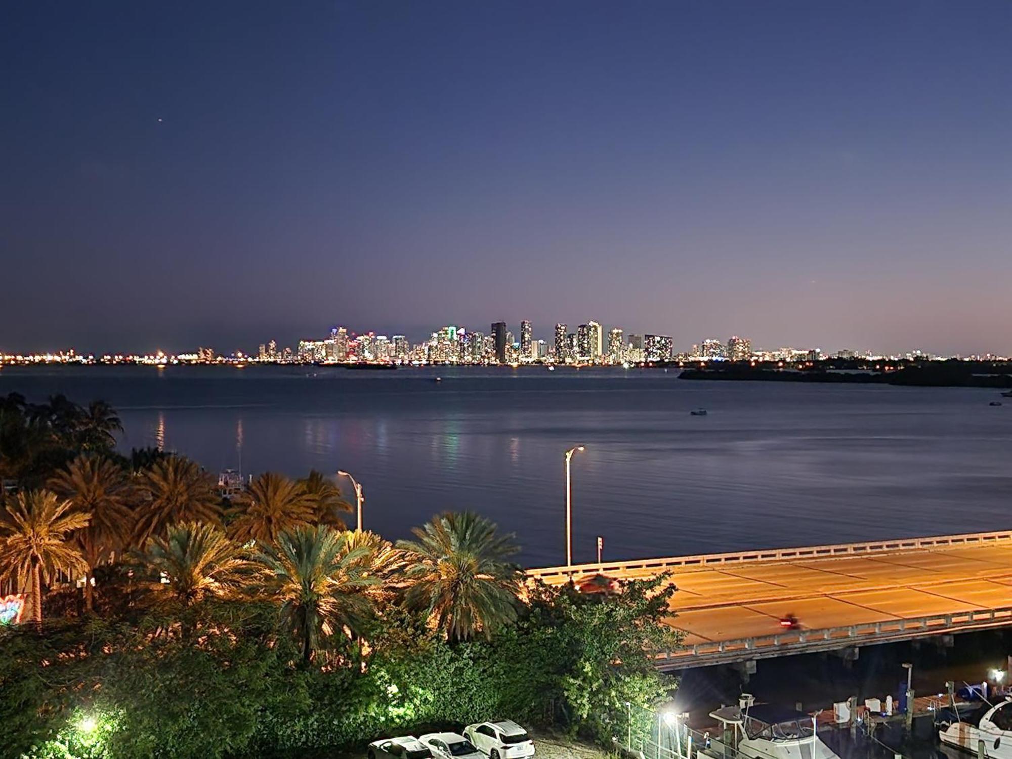Bayfront Apartment Breathtaking Views- One Bedroom W Balcony- Living Room -Free Parking 迈阿密海滩 外观 照片