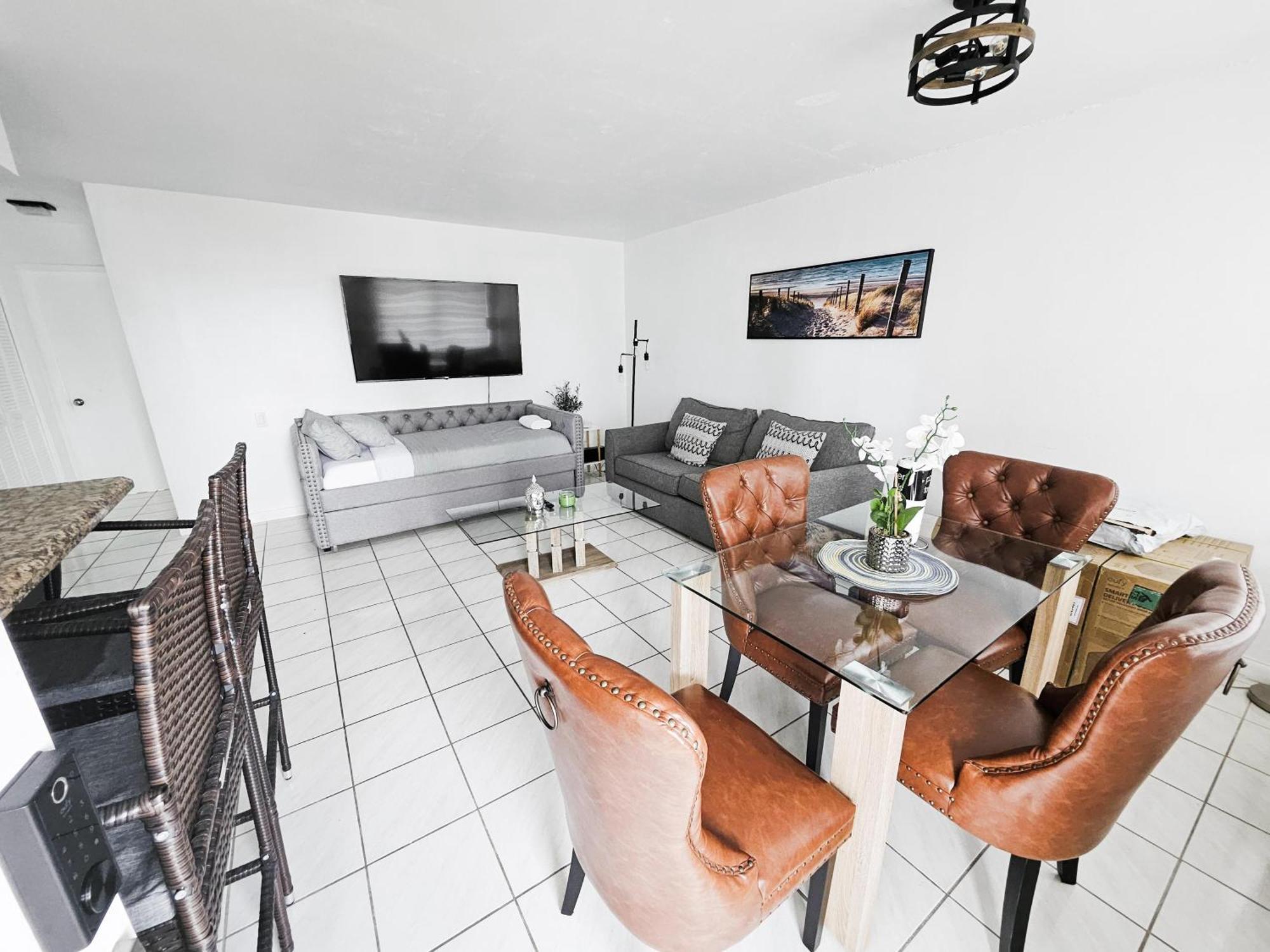 Bayfront Apartment Breathtaking Views- One Bedroom W Balcony- Living Room -Free Parking 迈阿密海滩 外观 照片