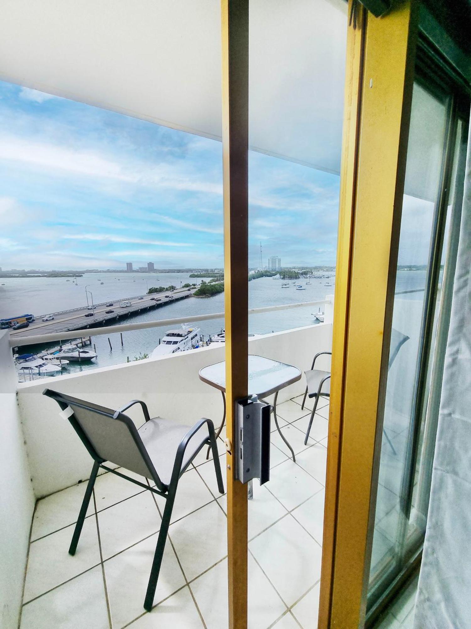 Bayfront Apartment Breathtaking Views- One Bedroom W Balcony- Living Room -Free Parking 迈阿密海滩 外观 照片